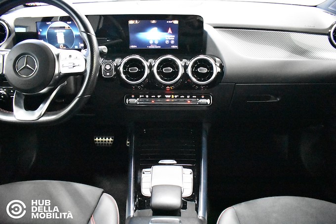 MERCEDES-BENZ GLA 200 d Automatic Premium